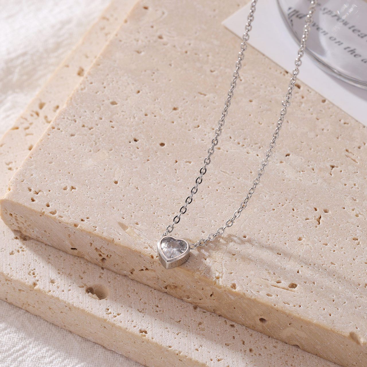 New Compact And Sweet Heart-shaped Zircon Titanium Steel Necklace For Women