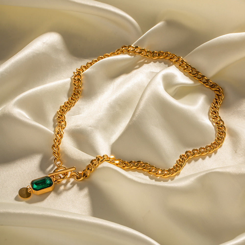 French Retro Emerald Zircon Pendant Necklace