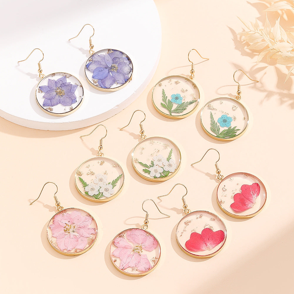 Fresh And Stylish Resin Daisy Earrings With Preserved Flowers A Unique Statement Piece