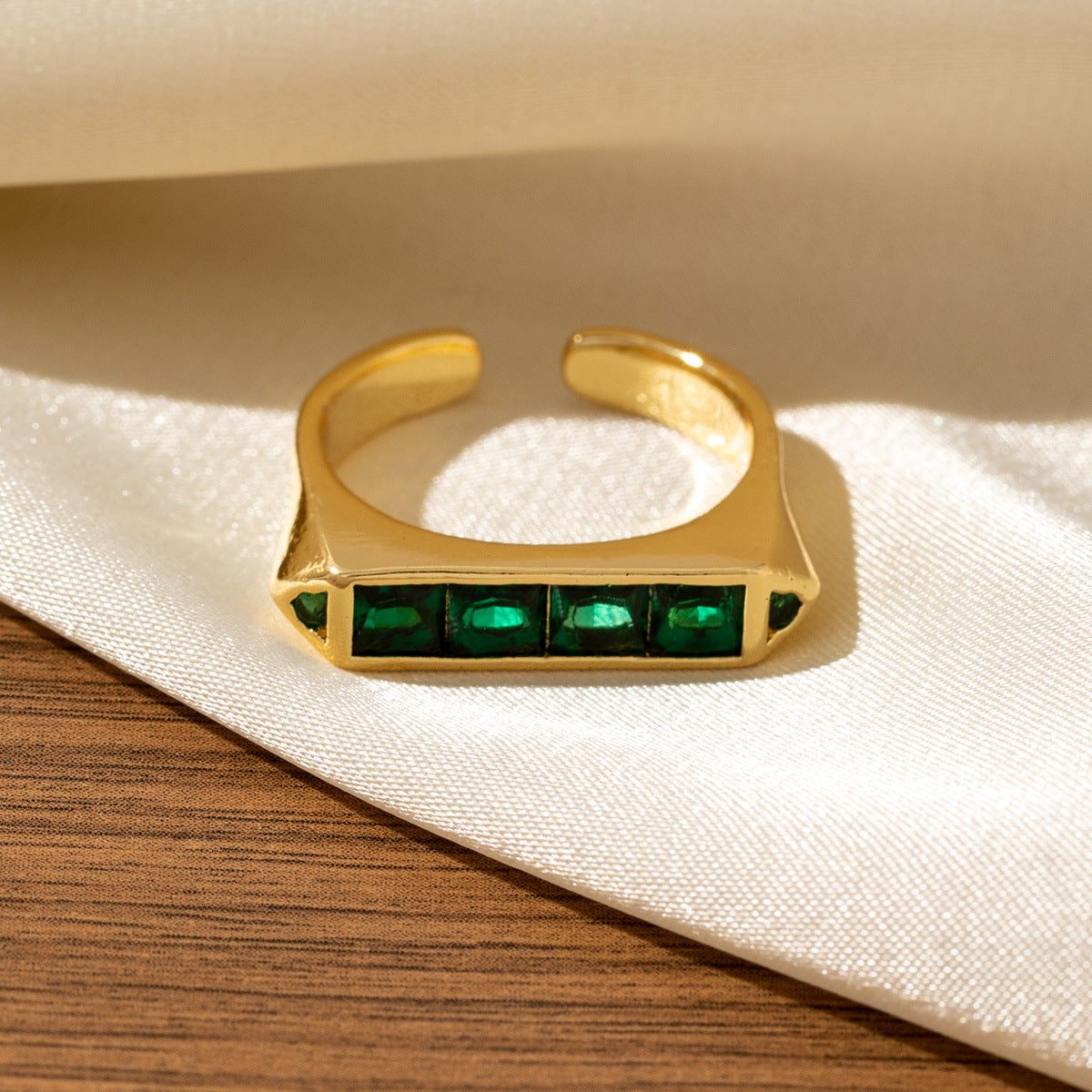 Vintage Emerald-look Diamond Ring