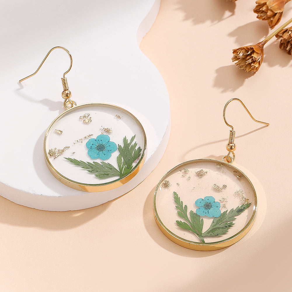 Fresh And Stylish Resin Daisy Earrings With Preserved Flowers A Unique Statement Piece