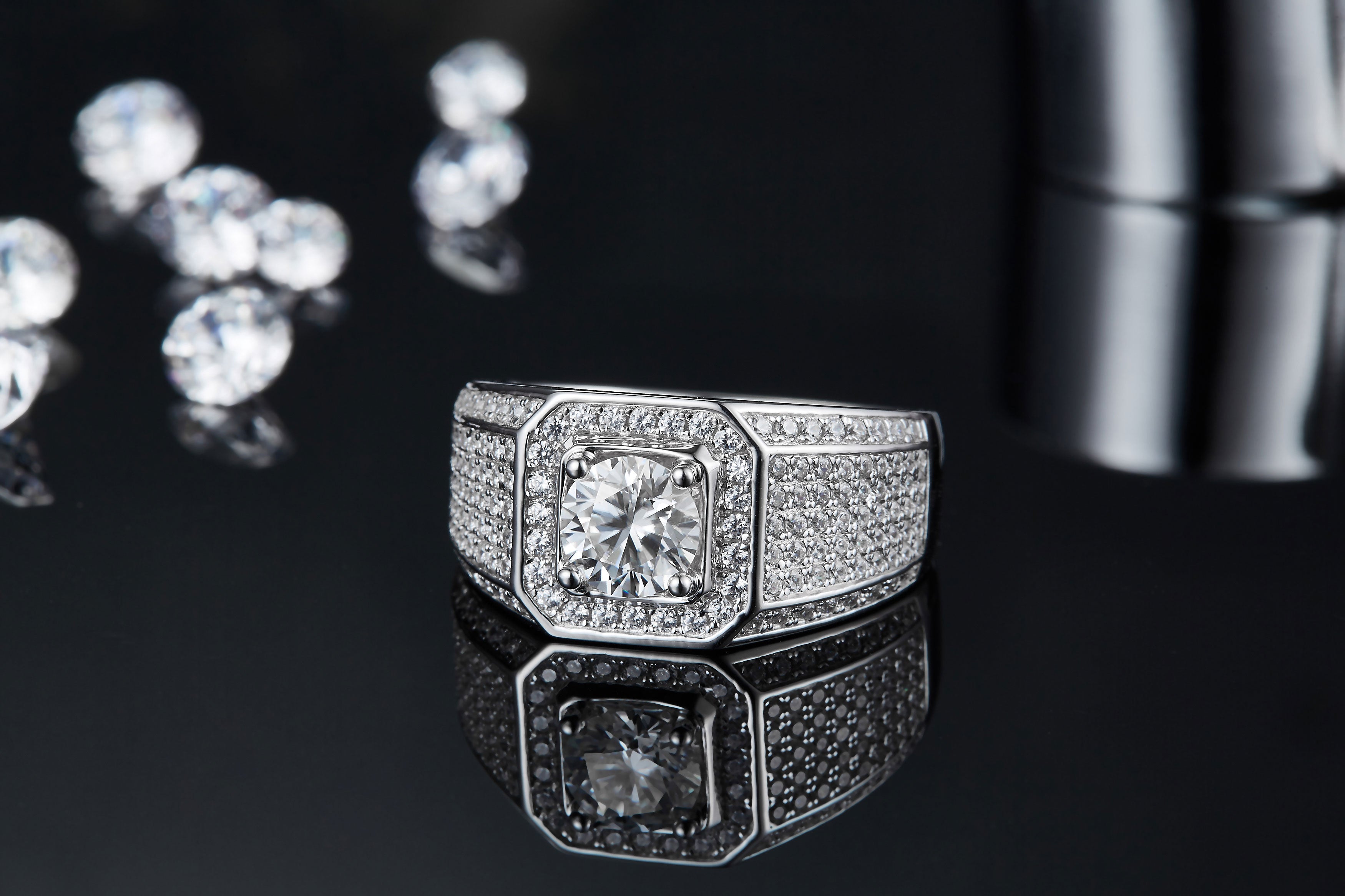 Men's 1-carat Luxury And Fashionable Light Luxury Jewelry Silver Ring Set With Top-quality Moissanite, S925 Silver-plated Platinum