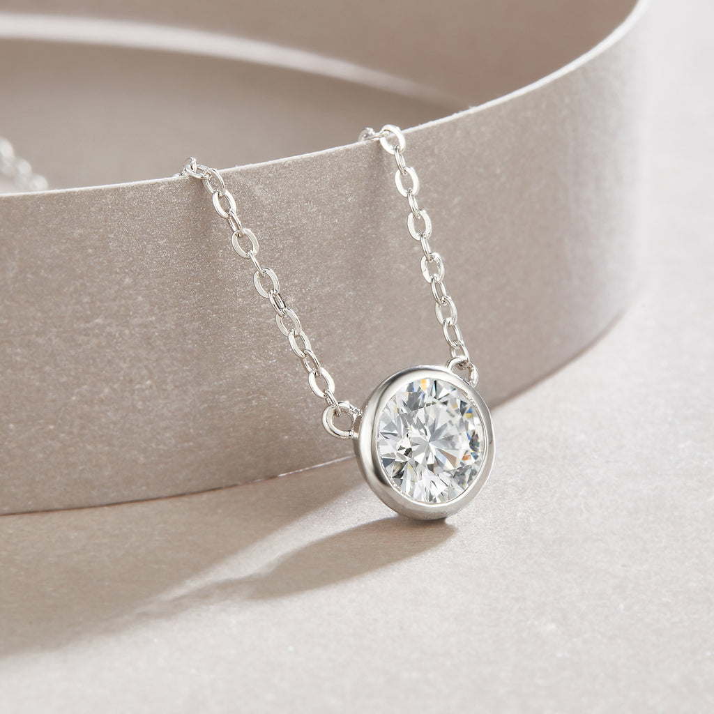 Natural Reverie - A Fashionable And Light Luxury Jewelry Pendant Necklace Set With Top-quality Moissanite, S925 Silver Plated Platinum