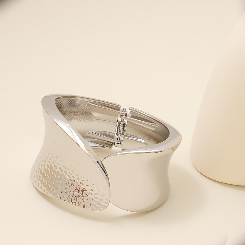 Versatile Light-luxury Punk-style Open Bangle With A Wide Design