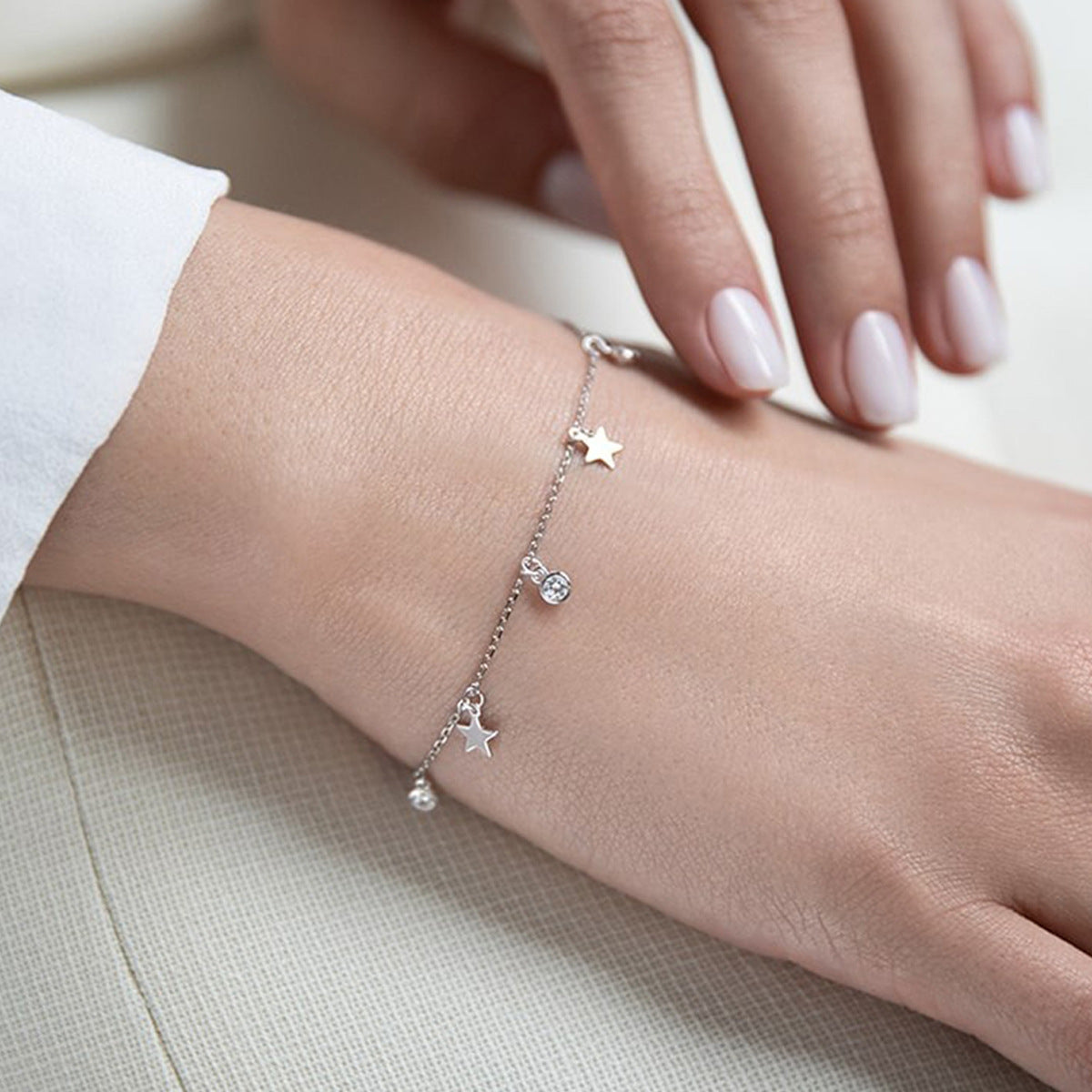 New 925 Sterling Silver Bracelet With A Star Pendant For  Premium High-end Look
