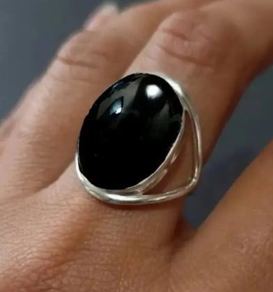 Vintage Obsidian Hollowed Out Bohemian Ring