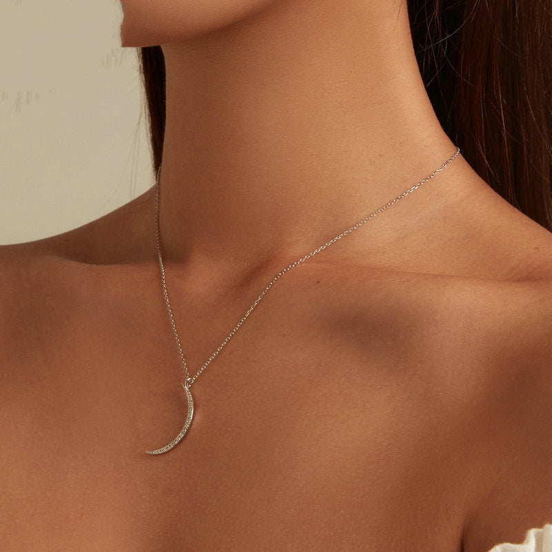 S925 Sterling Silver Crescent Moon Jewelry Necklace With Platinum Plating And Zircon