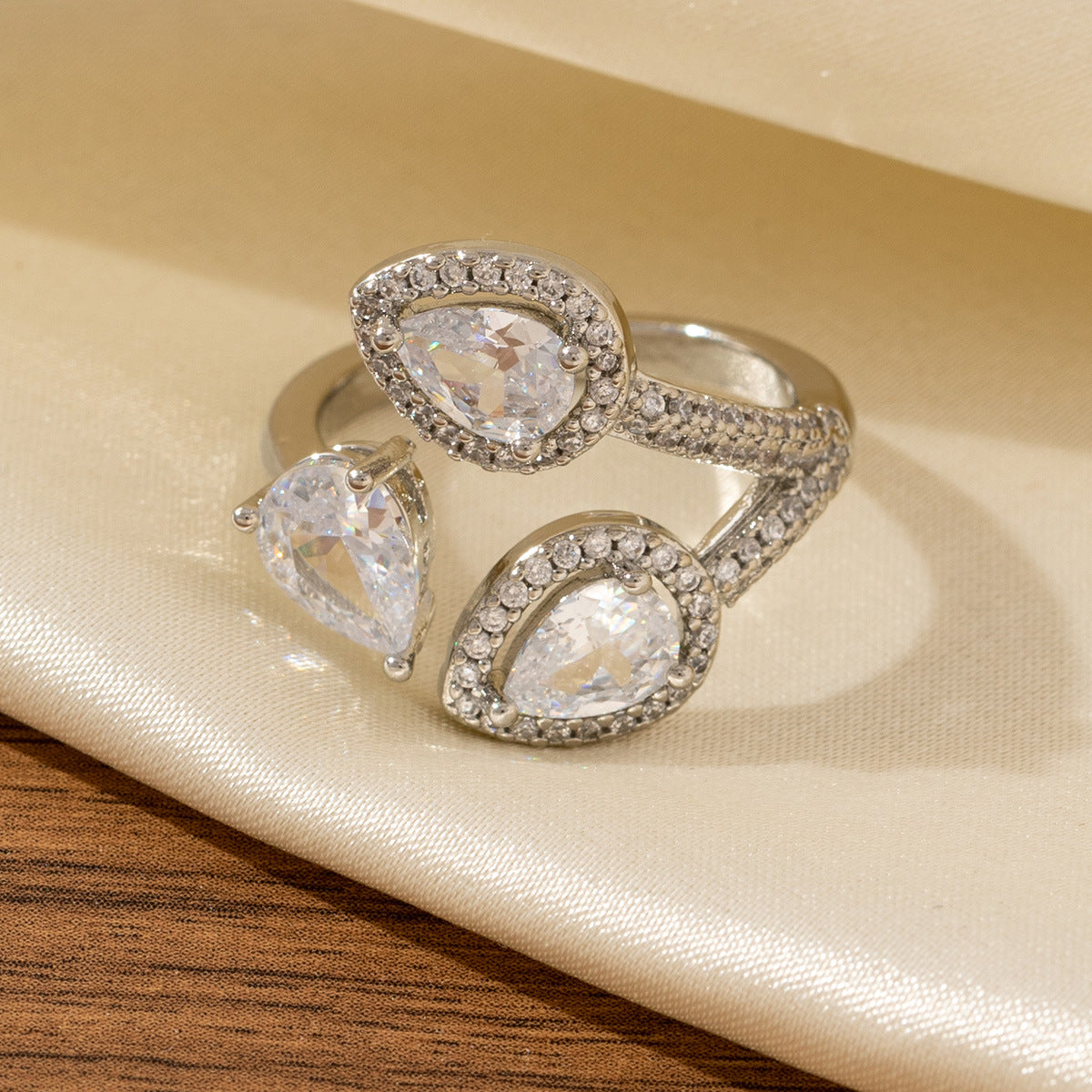 Asymmetric-opening Adjustable Horseshoe Buckle Ring