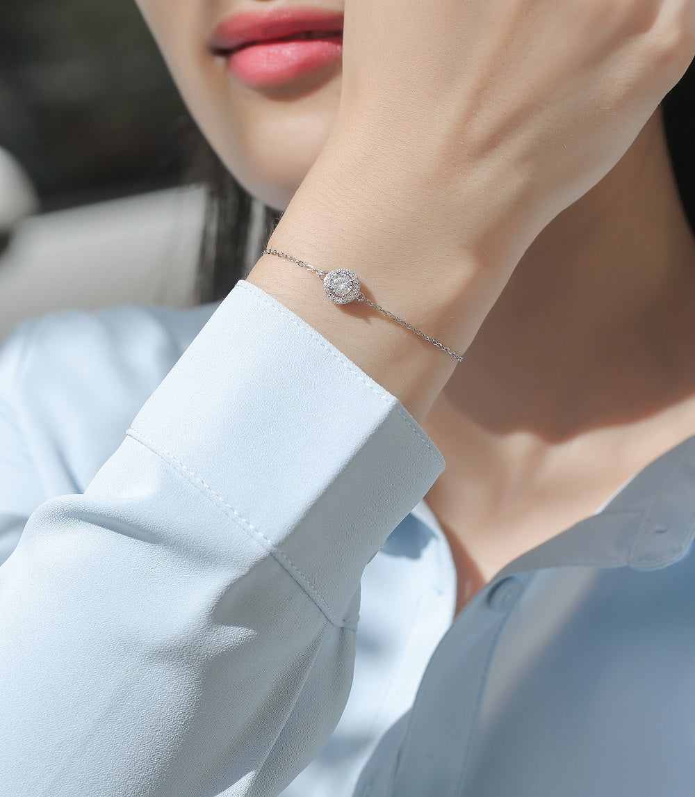 Luxury Bracelet - Set With Top-quality Moissanite, Fashionable And Light Luxury Jewelry Silver Bracelet S925, Silver-plated Platinum