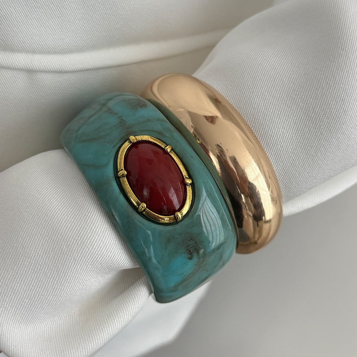 European And American Style Resin Dyed Bracelet For Women
