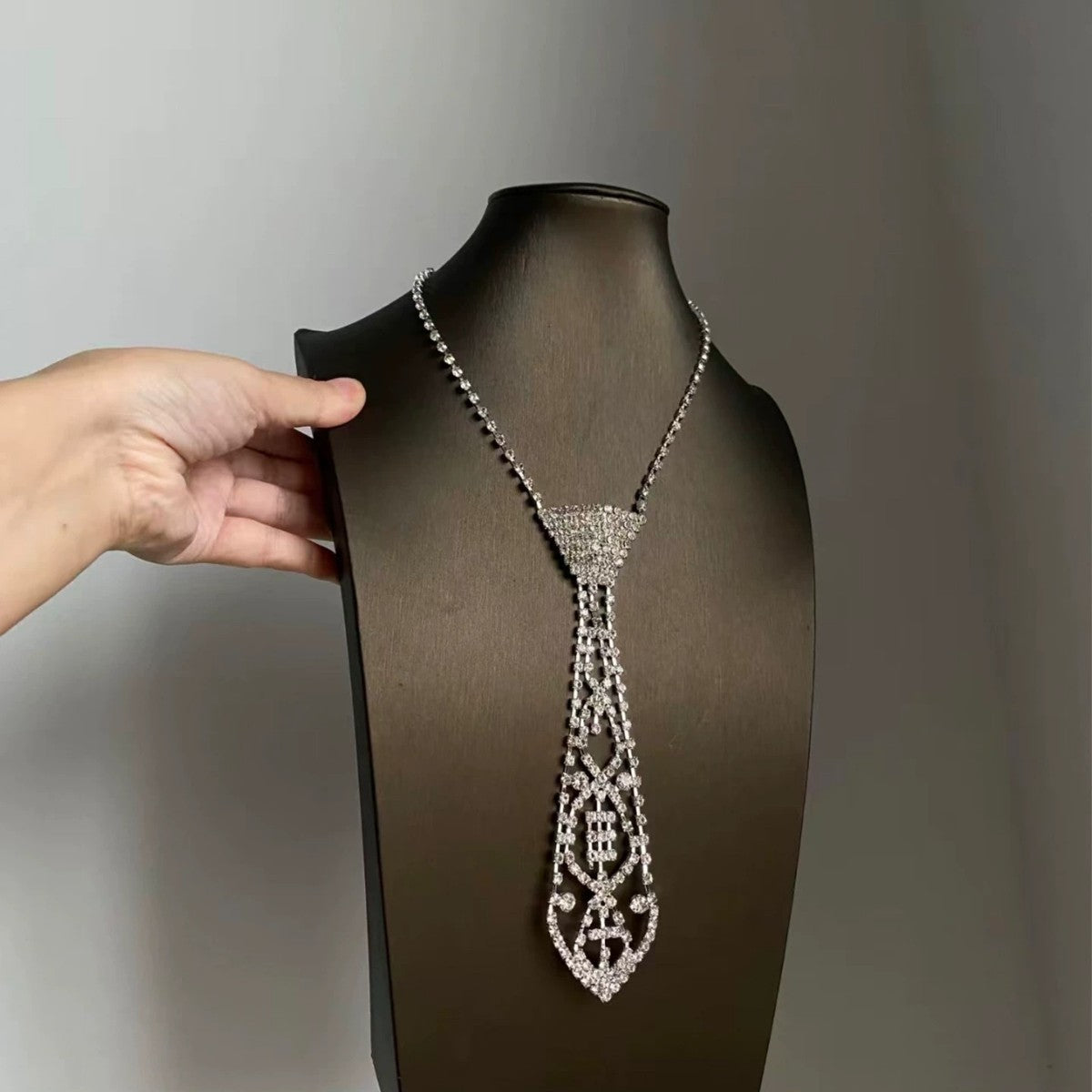 Popular Choker Tie Necklace Rhinestone Claw Chain Jewelry