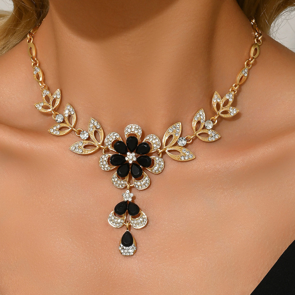 Black Rhinestone Necklace With Hollow-out Zinc Alloy Flowers