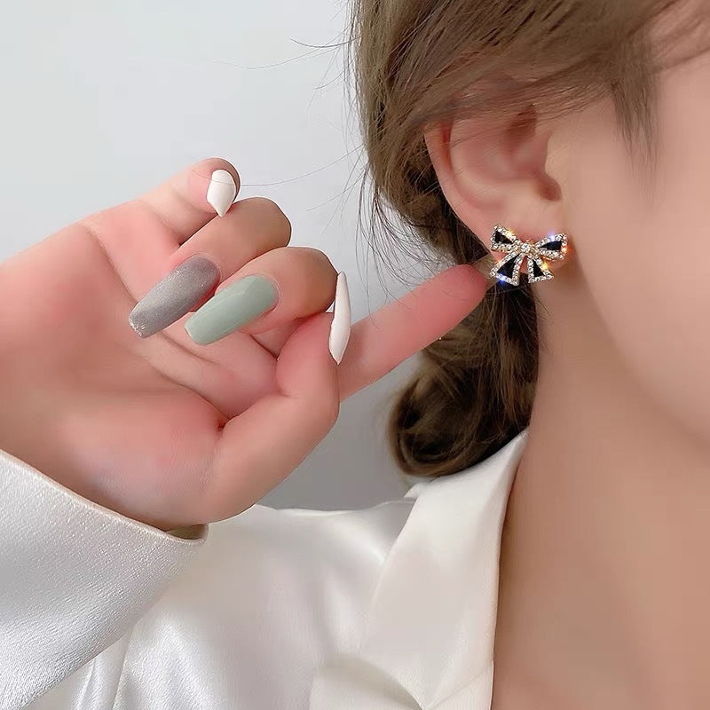 Exquisite And Compact Black Bow Stud Earrings