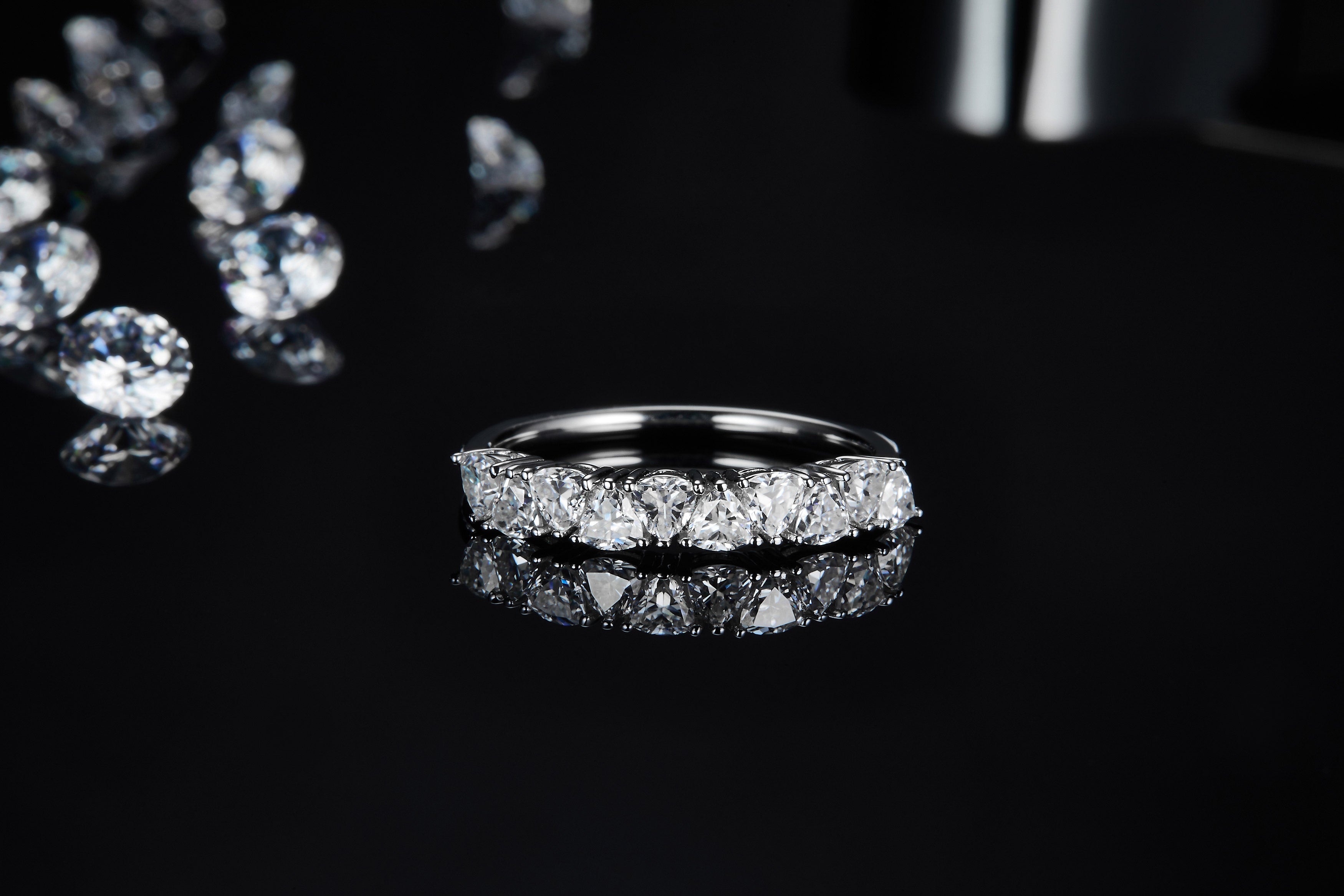 A Luxurious And Fashionable Light Luxury Jewelry Silver Ring Set With Top-quality Moissanite, S925 Silver Plated With Platinum