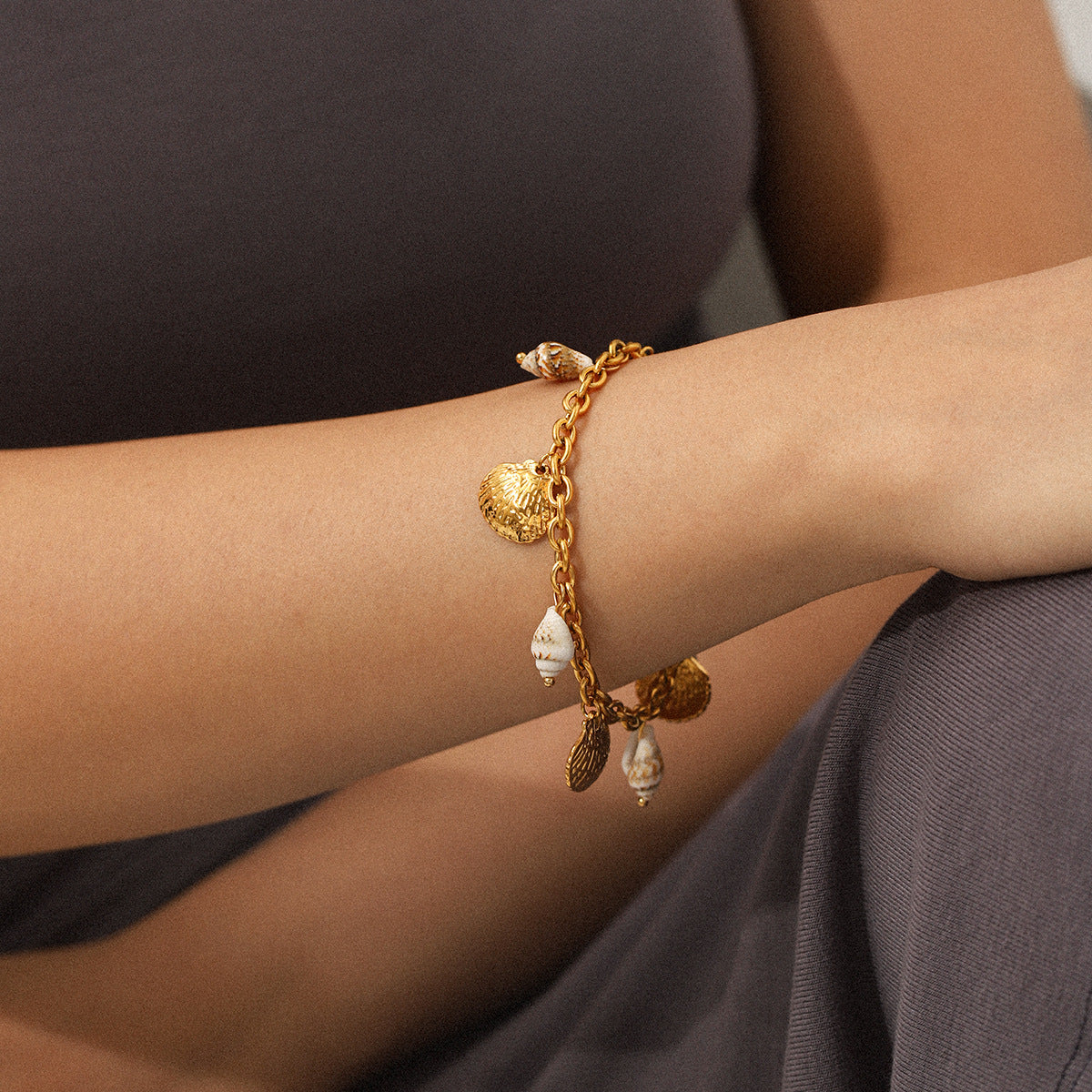 Ocean-style Stainless Steel Bracelet With Shell And Conch Designs