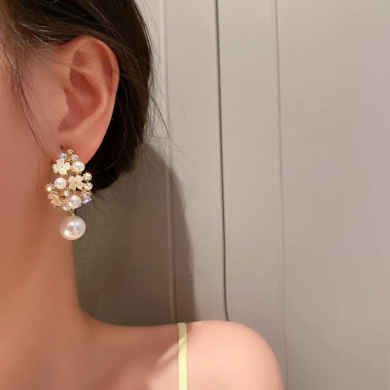 Luxury High-end Design Vintage Flower Pearl Earrings