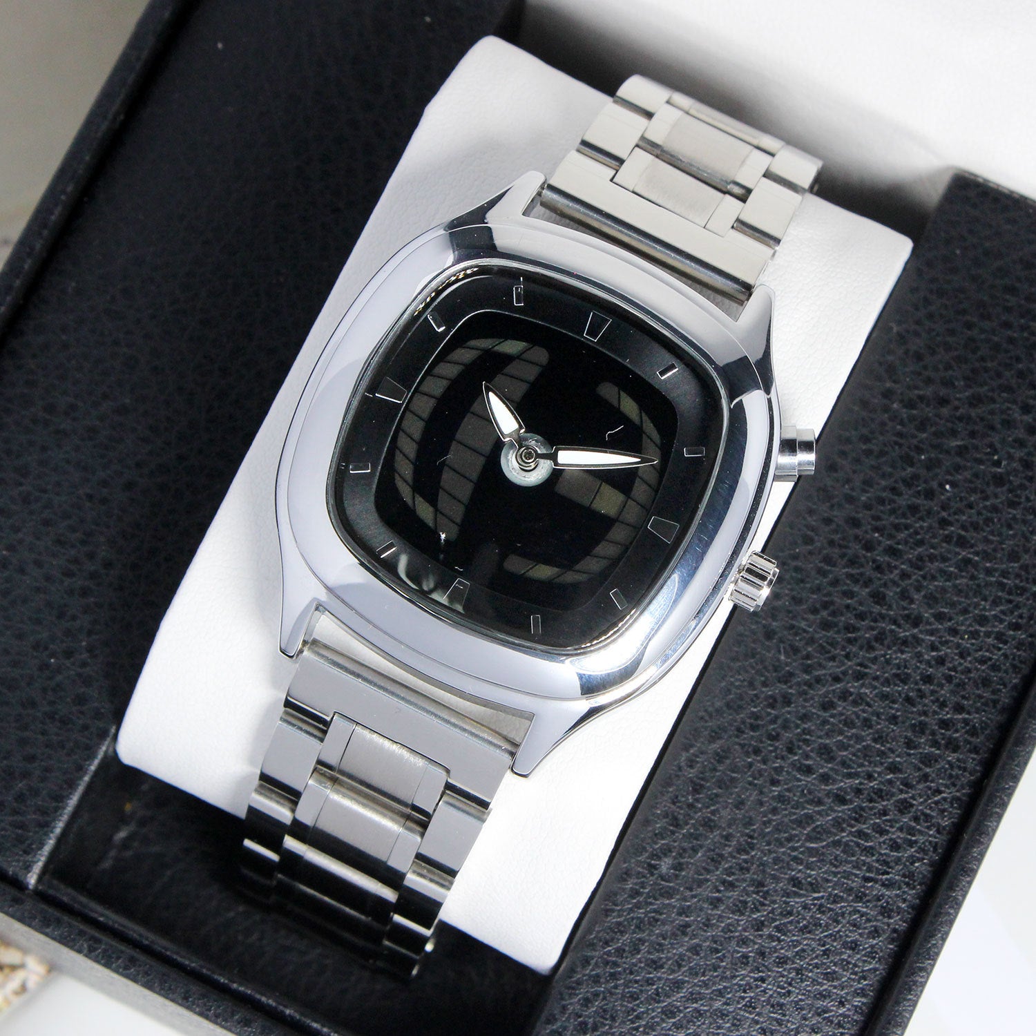 Retro Fashion Universal Men's Pointer Digital Watch