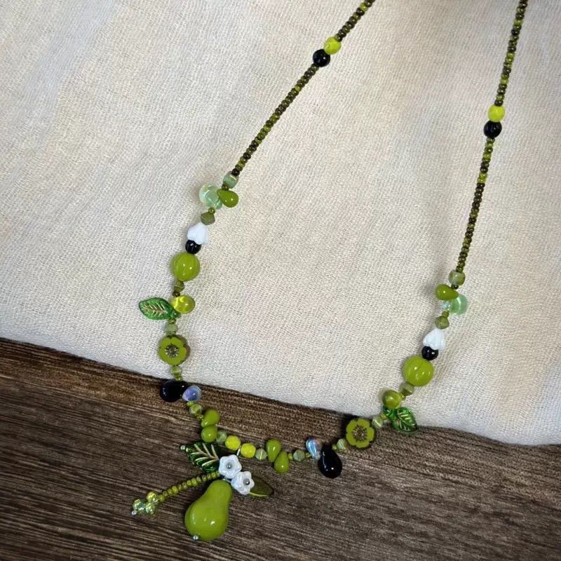 Green Beaded Natural Plant-Style Bracelet And Earrings