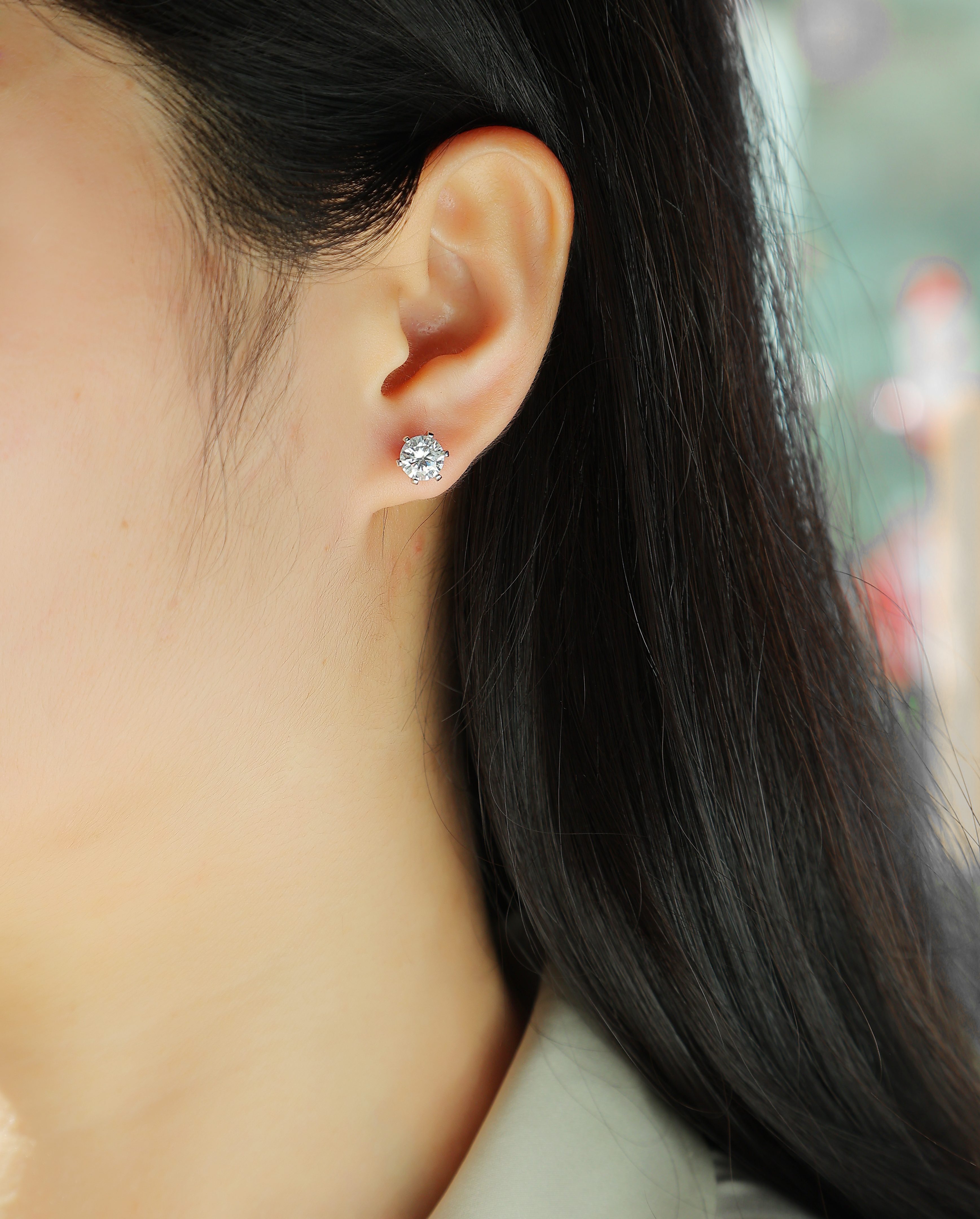 Quiet - Set With 1-carat Top-quality Moissanite S925 Silver And Platinum-plated Stud Earrings, A Fashionable And Trendy Accessory That Can Be Tested With A Diamond Pen