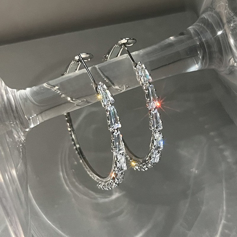 Womens Versatile Minimalist Hoop Earrings With A Premium High-end Vibe
