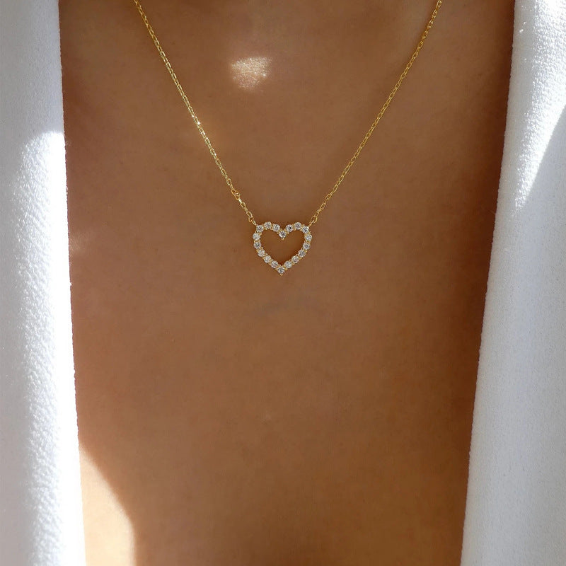 All-match Diamond-studded Clavicle Necklace In A Loving Alloy