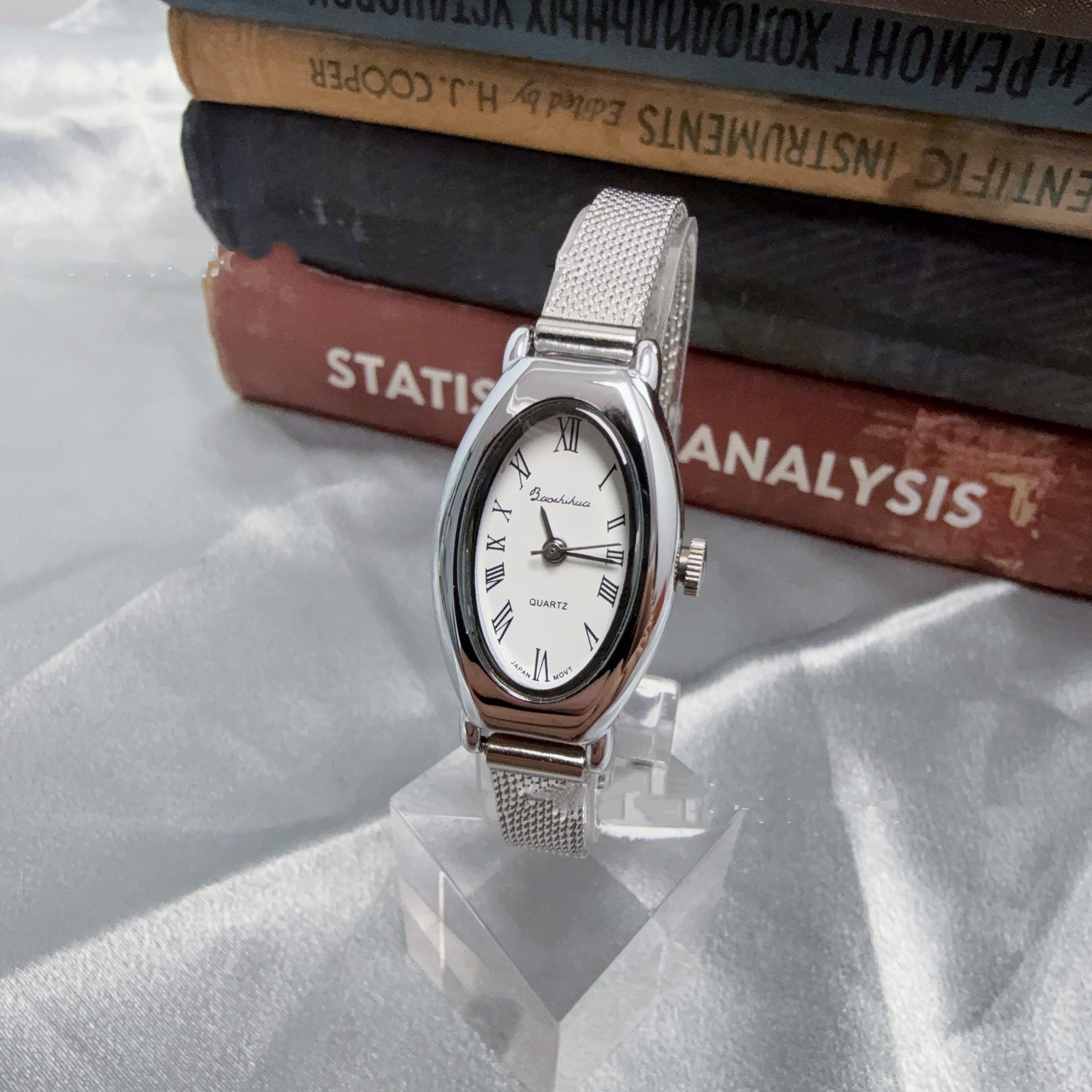 Oval Mesh Belt Retro Golden Simple Graceful Backflow Gold-plated Quartz Watch