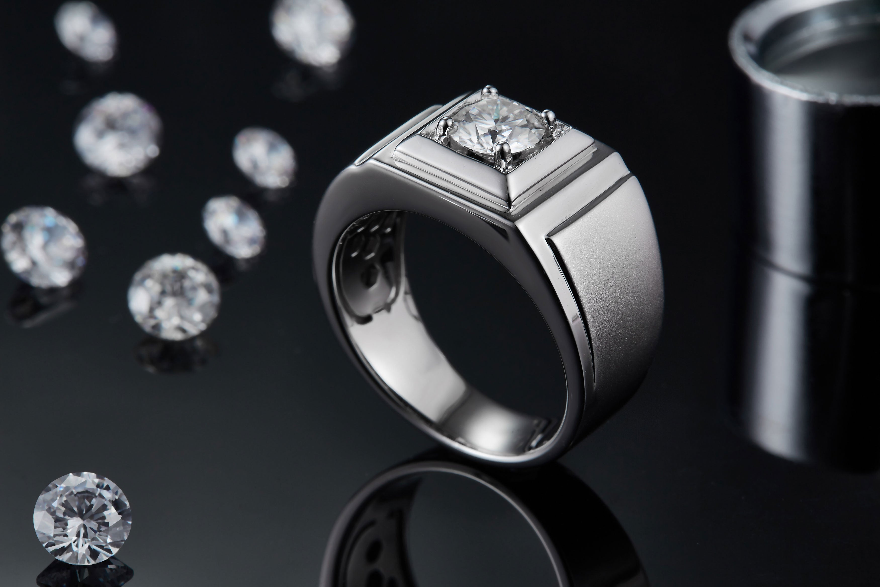 Men's 1-carat Luxury And Fashionable Light Luxury Jewelry Silver Ring Set With Top-quality Moissanite, S925 Silver-plated Platinum