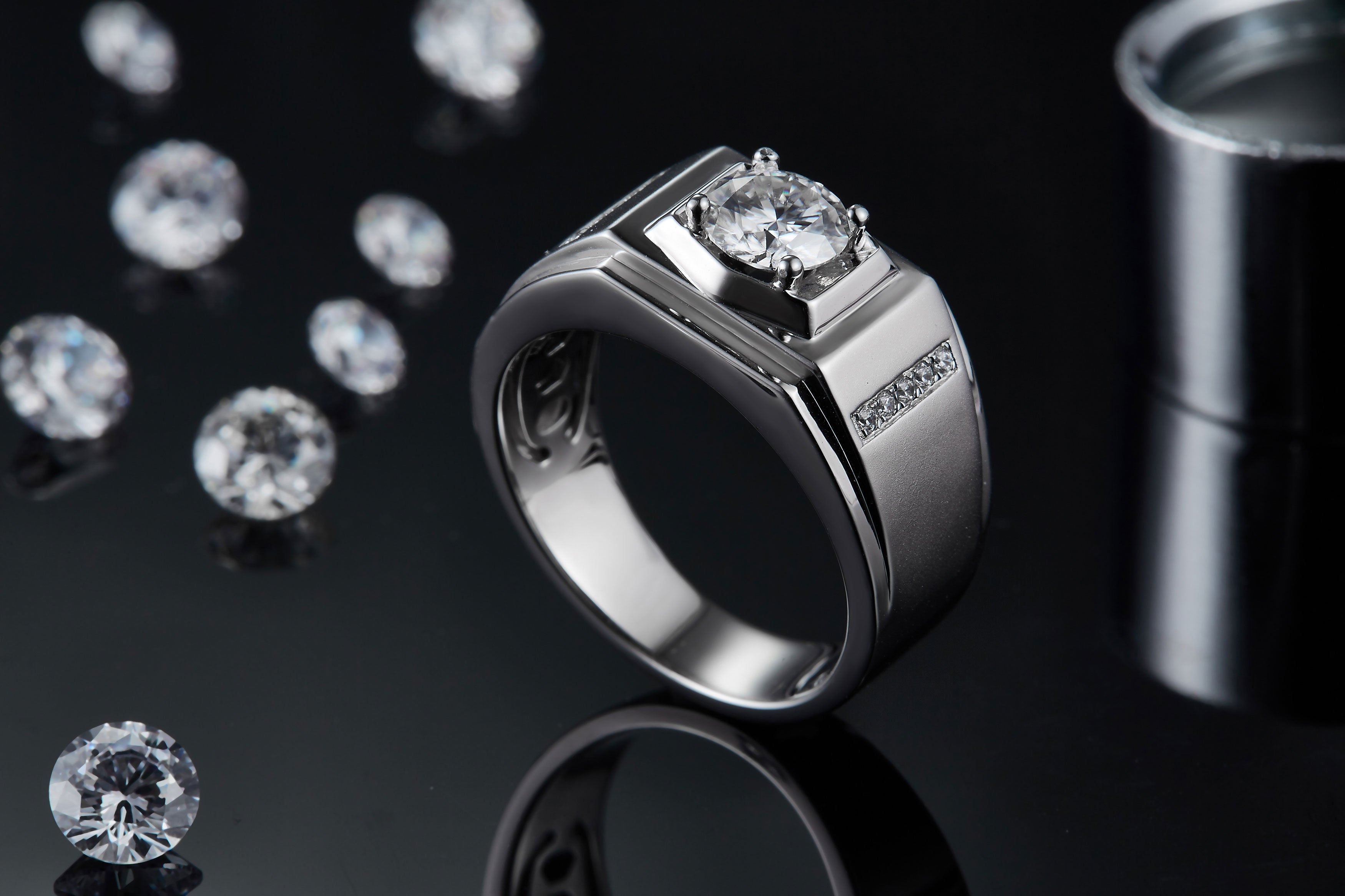 Men's 1-carat Luxury And Fashionable Light Luxury Jewelry Silver Ring Set With Top-quality Moissanite, S925 Silver-plated Platinum