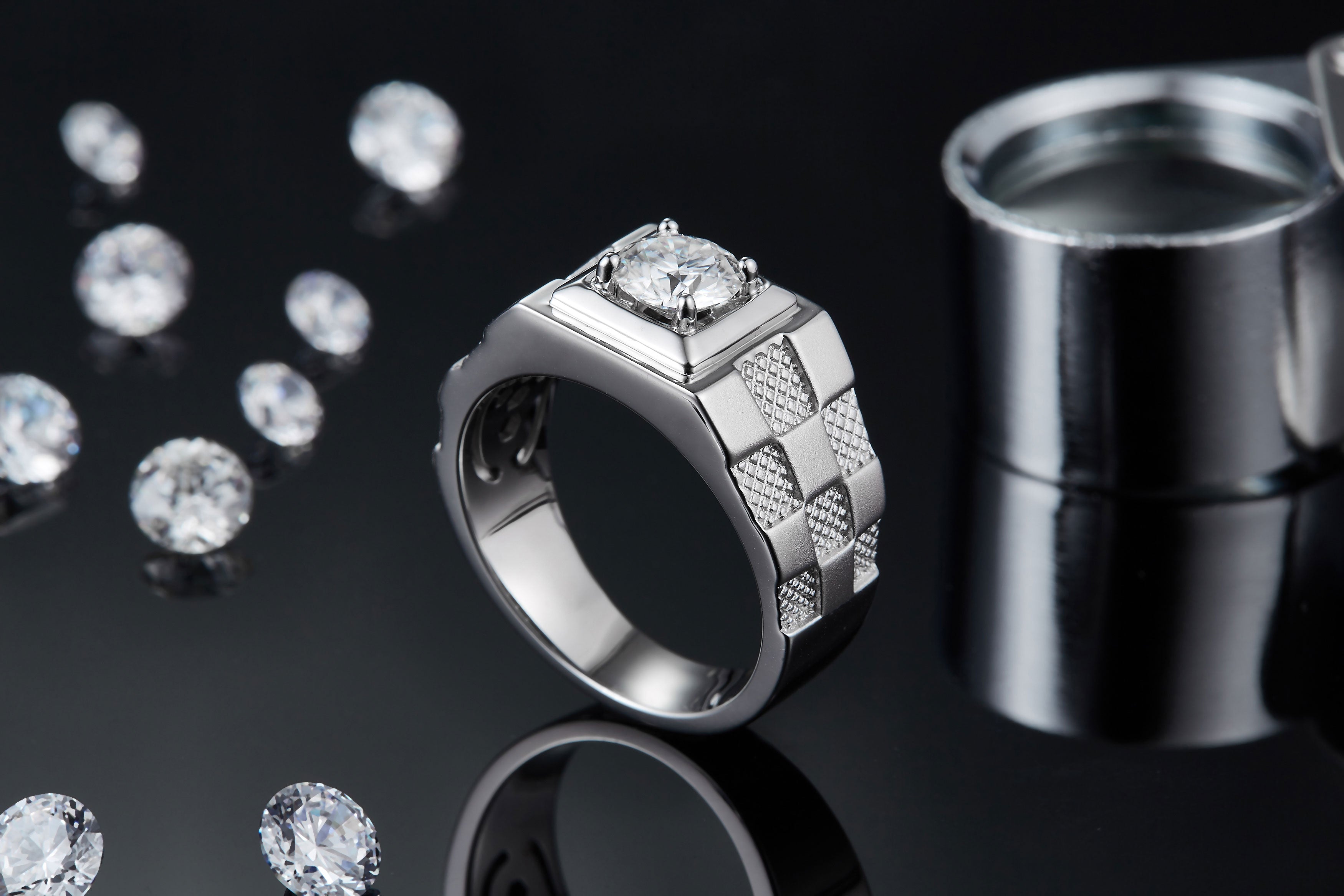 Men's 1-carat Luxury And Fashionable Light Luxury Jewelry Silver Ring Set With Top-quality Moissanite, S925 Silver-plated Platinum