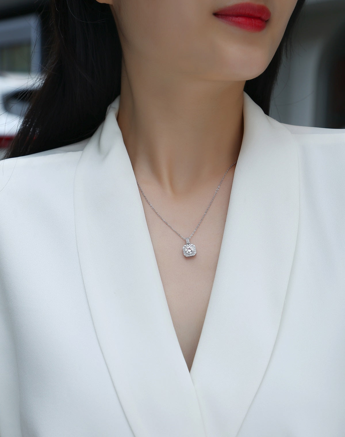 Dawn Light - A Fashionable And Light Luxury Jewelry Pendant Necklace Set With Top-quality Moissanite, S925 Silver Plated Platinum