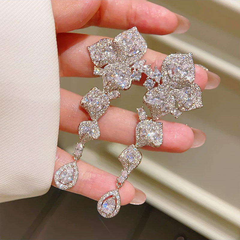 Elegant Slender Zircon Flower Earrings That Exude A Refined Sense Of Style