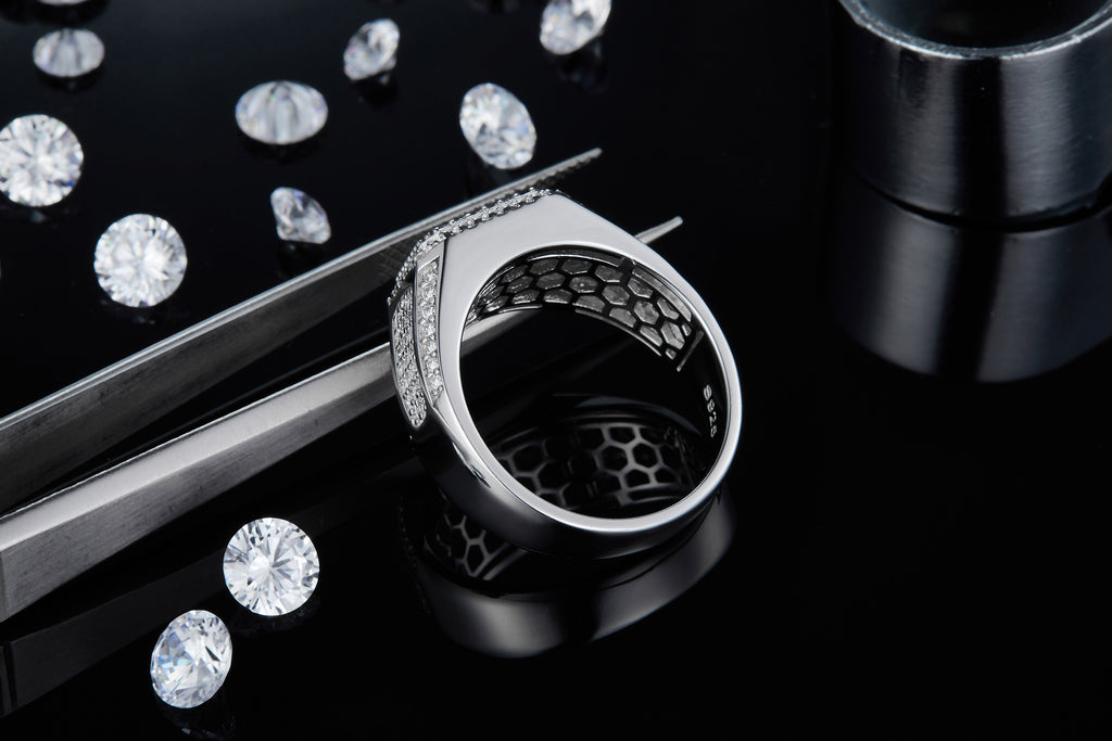 Men's Luxury And Fashionable Light Luxury Jewelry Silver Ring S925 Silver-plated Platinum Set With Top-quality Moissanite