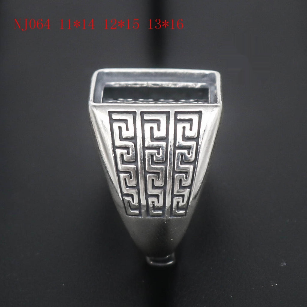 Retro Vintage-style Fashion Ring With A Silver Band And Mesh Base