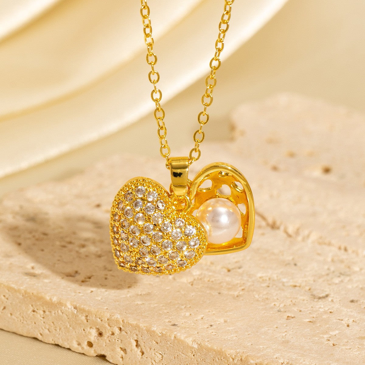 Light-luxury Vintage Micro-pave Zircon Heart Sweater Chain