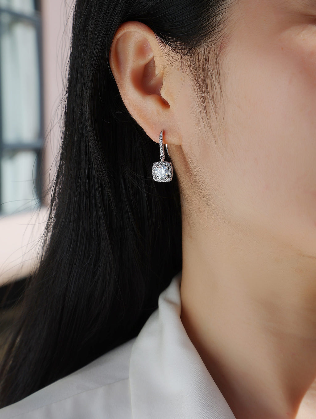 Top-quality Moissanite Luxury And Fashionable Light Luxury Jewelry Silver Stud Earrings S925 Silver Plated Platinum