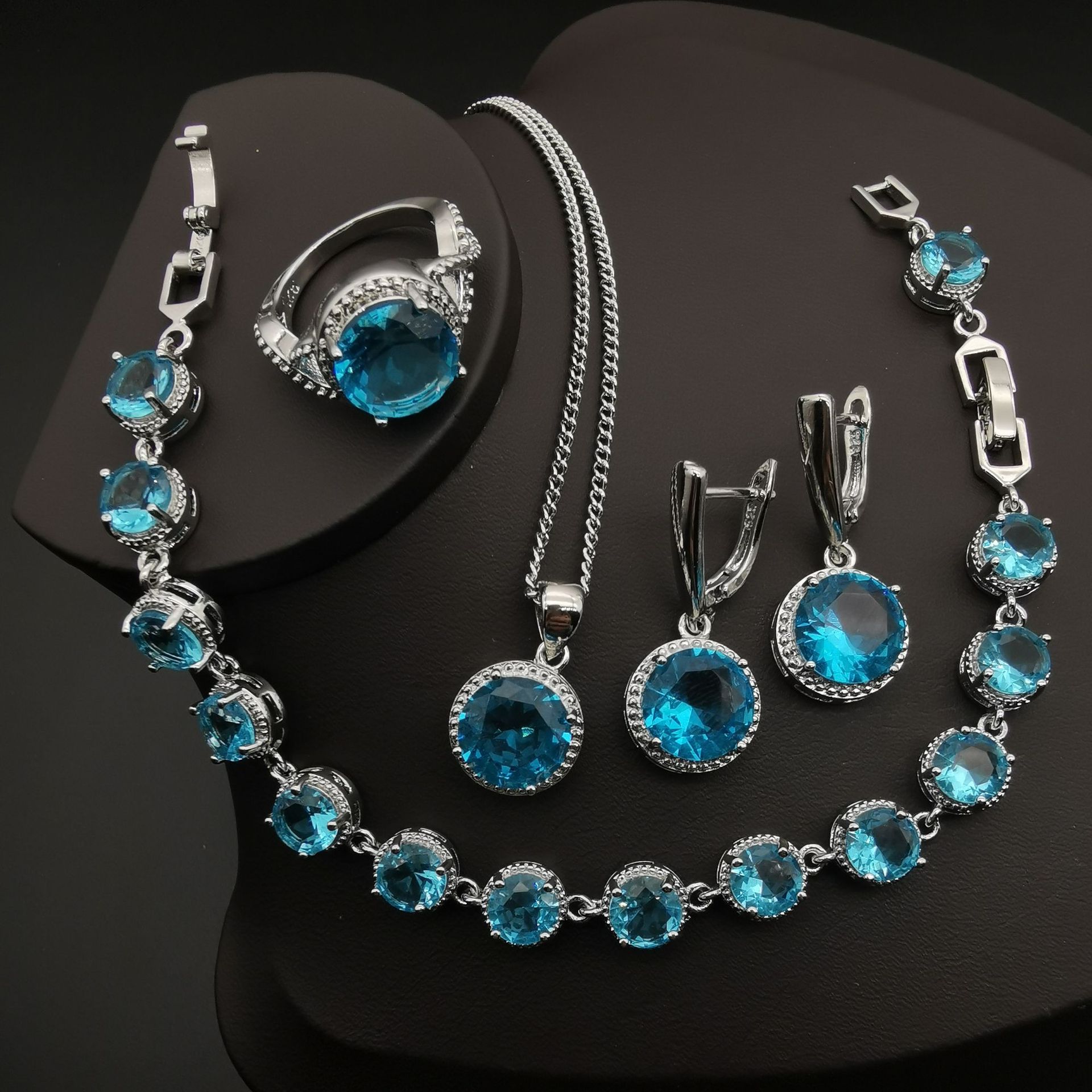 European And American Style Jewelry Round Diamond 4 PCs Set