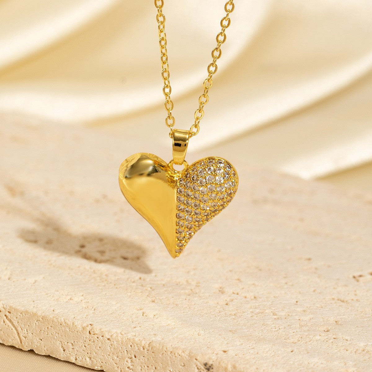 Light-luxury Vintage Micro-pave Zircon Heart Sweater Chain