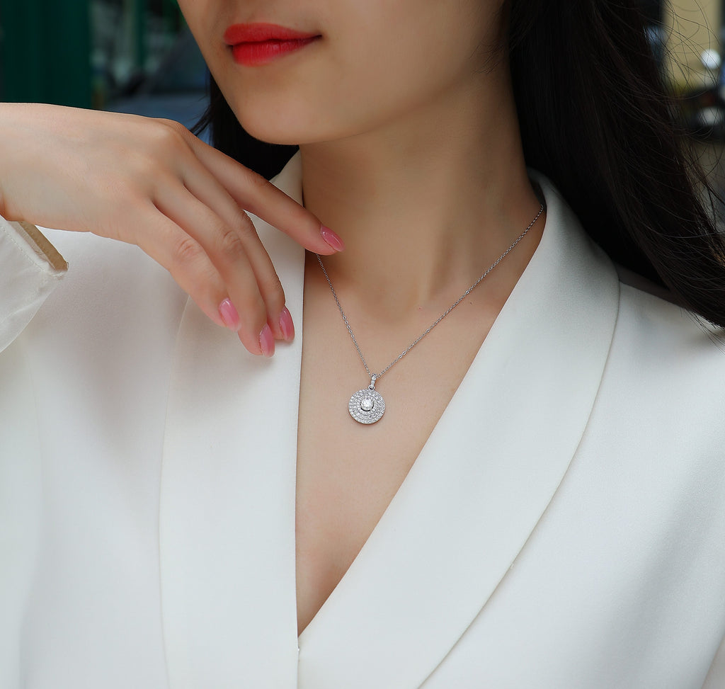 White Dune - A Fashionable And Light Luxury Jewelry Pendant Necklace Set With Top-quality Moissanite, S925 Silver Plated Platinum