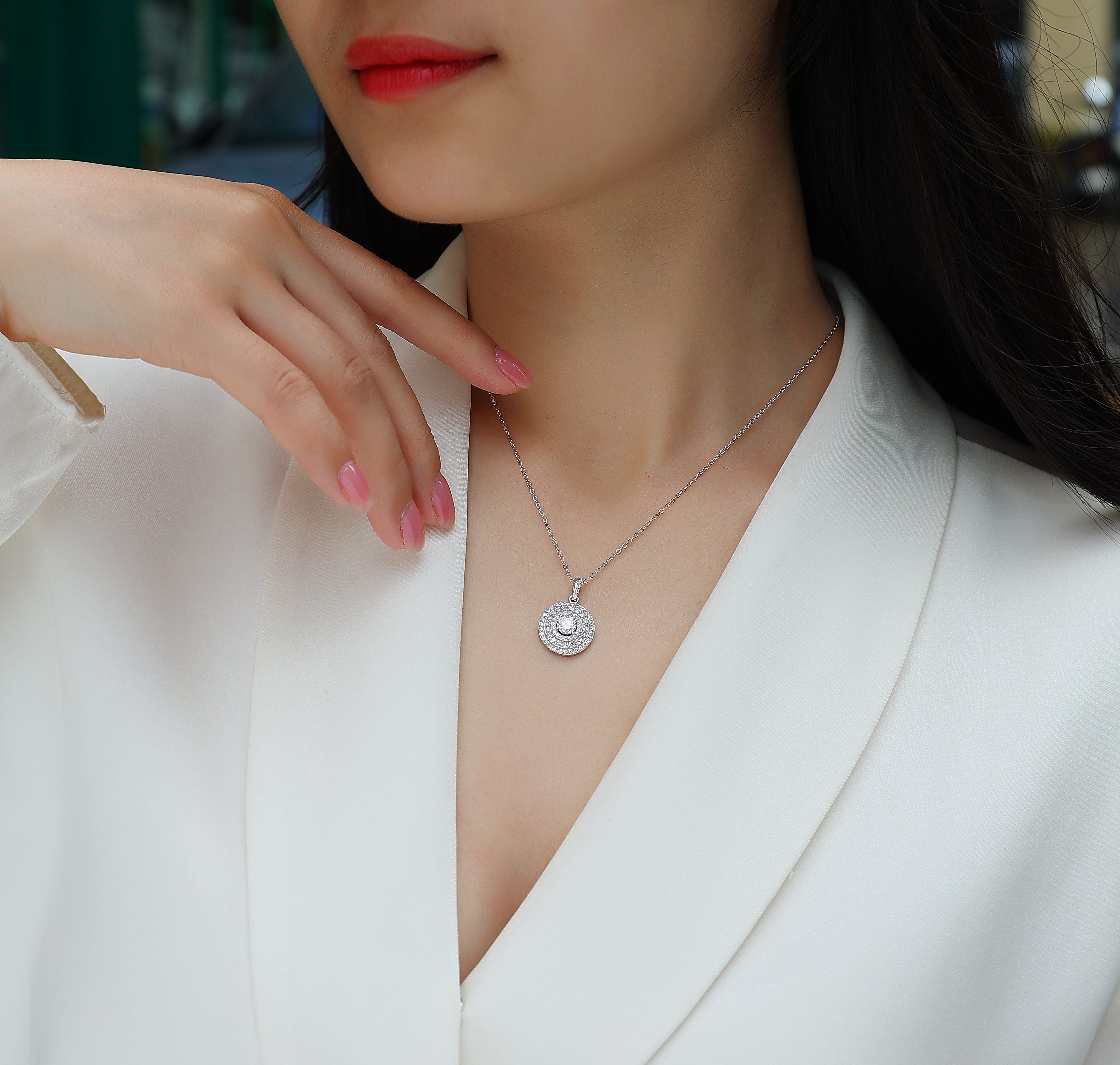 White Dune - A Fashionable And Light Luxury Jewelry Pendant Necklace Set With Top-quality Moissanite, S925 Silver Plated Platinum
