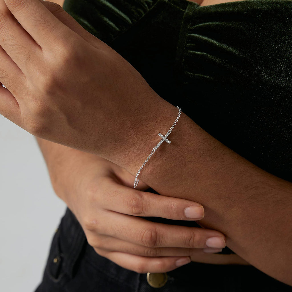 14K Gold Mini Cross Bracelet Fashionable Style