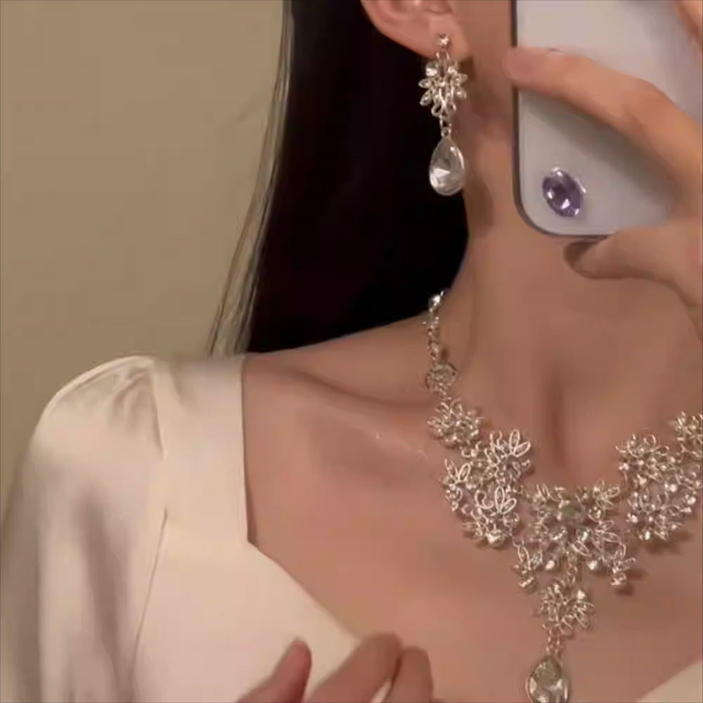 Waterdrop Flower Necklace Bridal Accessory With A Luxe