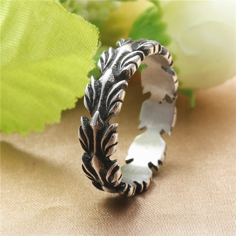 Vintage Personalized Hollow Titanium Steel Ring With A Vine Design