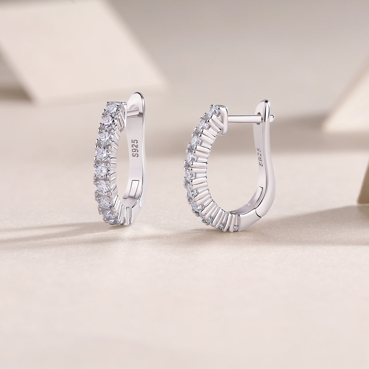 Modern Guide - Premium Moissanite Luxury Fashion Light Luxury Jewelry Silver Stud Earrings S925 Silver Plated Platinum