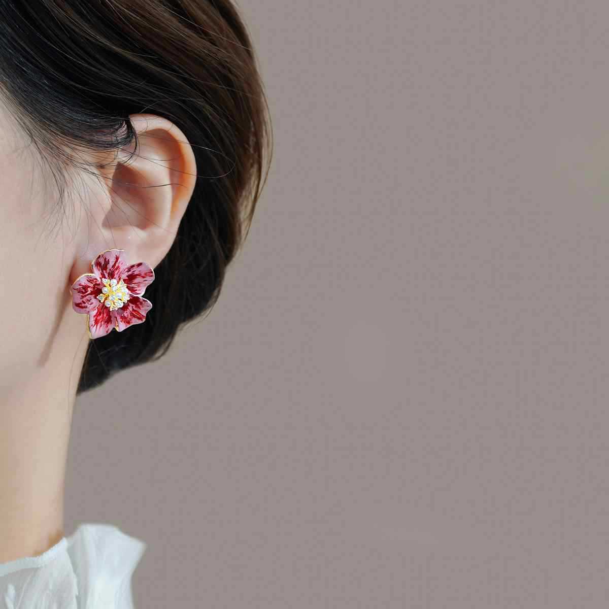 French-textured Floral Gradient Stud Earrings With A Premium Sophisticated Vibe
