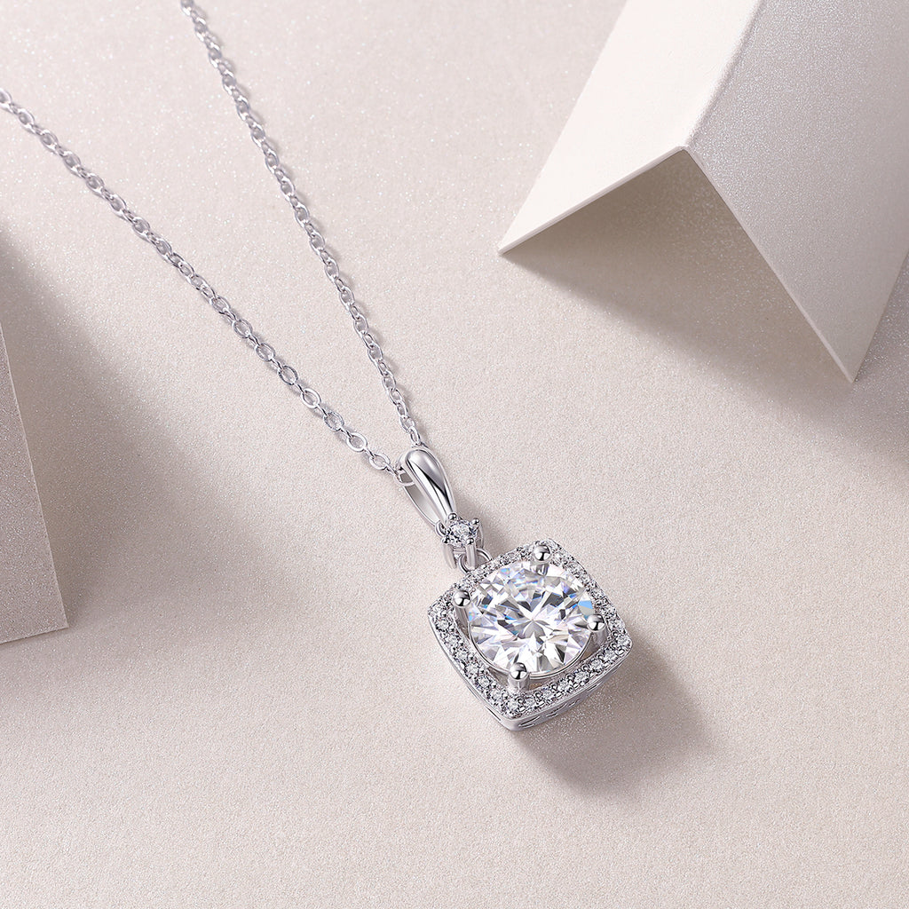 Pure And Innocent Marie - A Fashionable And Light Luxury Jewelry Pendant Necklace Set With Top-quality Moissanite, S925 Silver Plated Platinum