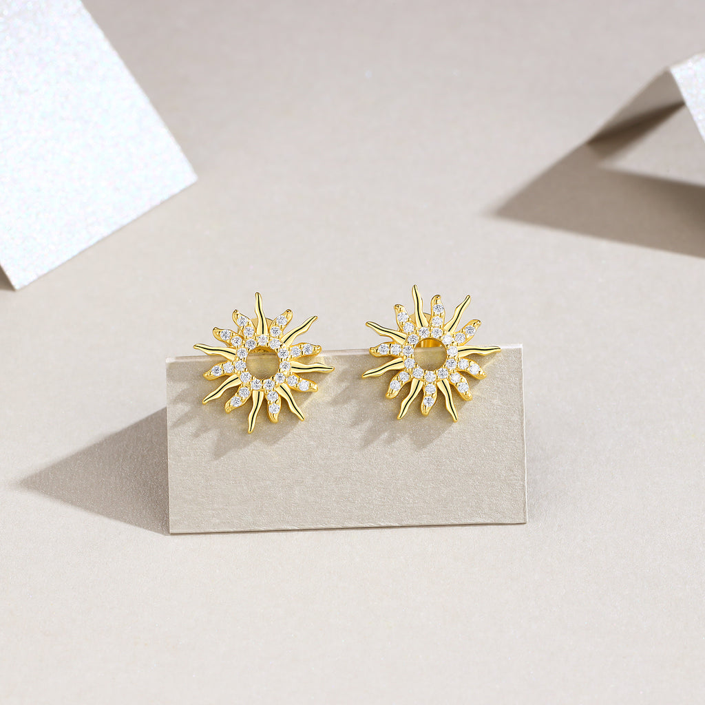 Top-quality Moissanite Luxury And Fashionable Light Luxury Jewelry Silver Stud Earrings S925 Silver Electroplated Gold