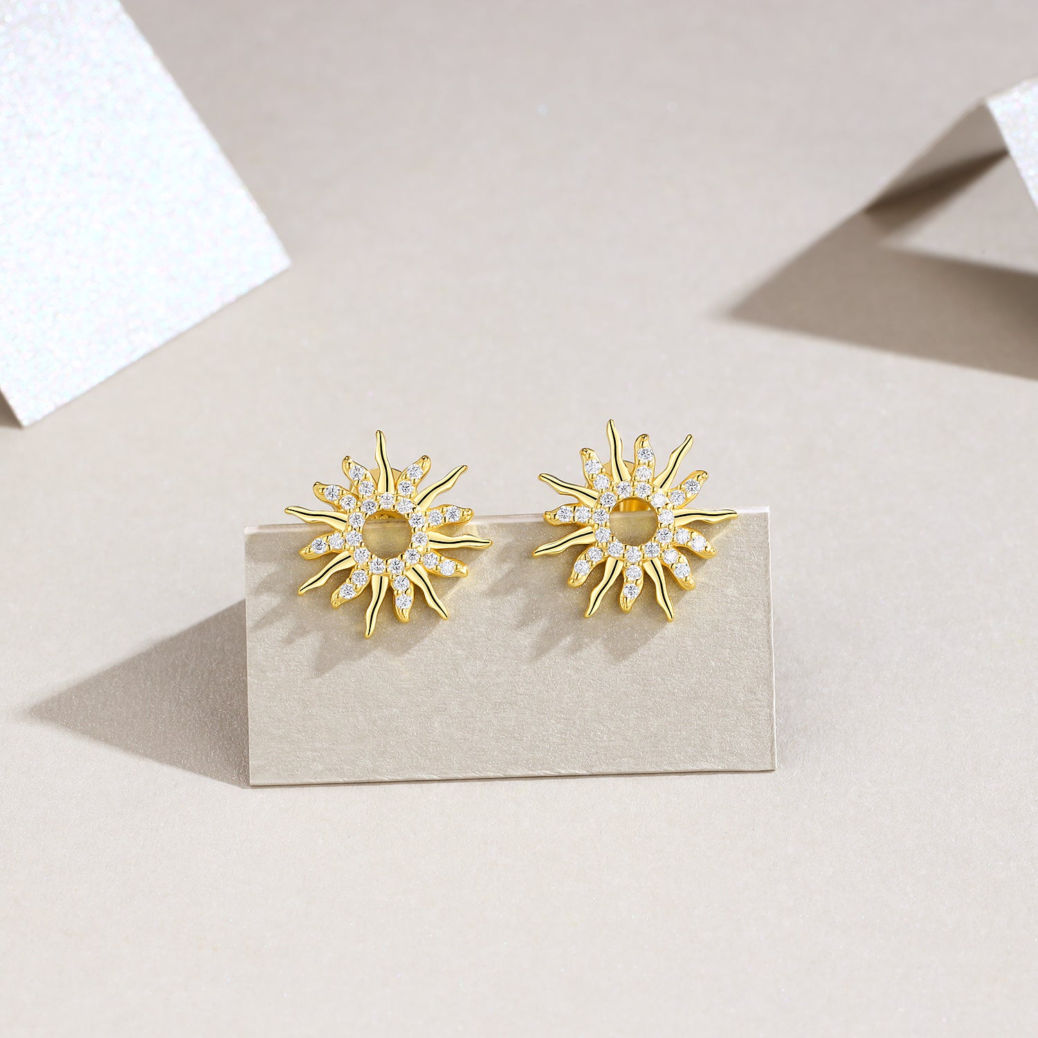 Top-quality Moissanite Luxury And Fashionable Light Luxury Jewelry Silver Stud Earrings S925 Silver Electroplated Gold
