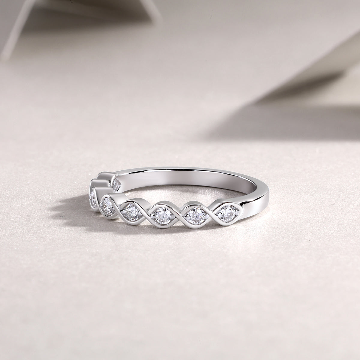 Diamond Brilliance - Set With Top-quality Moissanite S925, Silver And Platinum-plated Diamond Wedding Ring. The Ring Can Be Inspected With A Diamond Pen