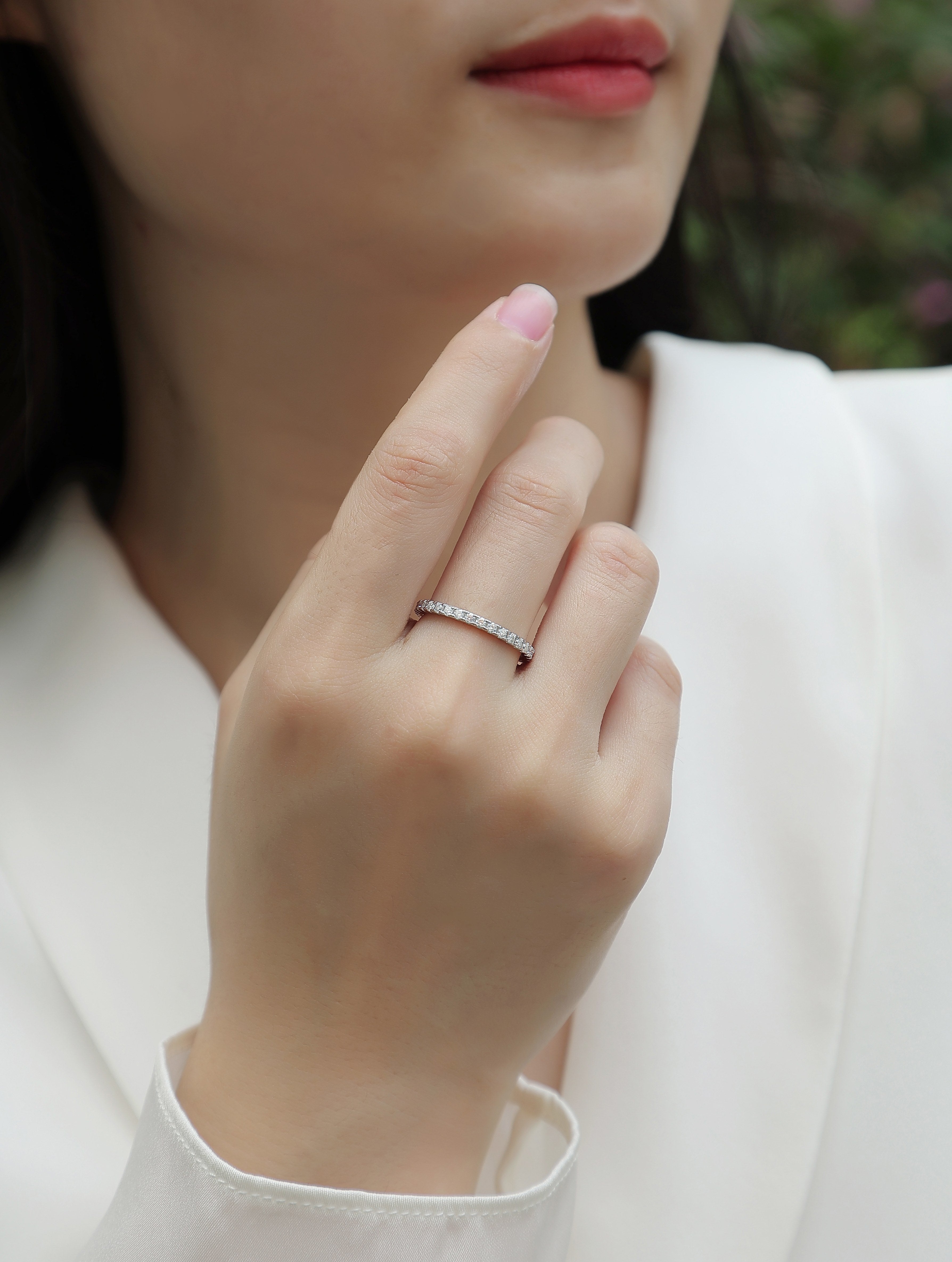 Daytime - A Wedding Ring Set With Top-quality Moissanite S925 Silver And Platinum-plated Diamond Can Be Tested With A Diamond Pen. The Ring Is In Gold And Rose Gold