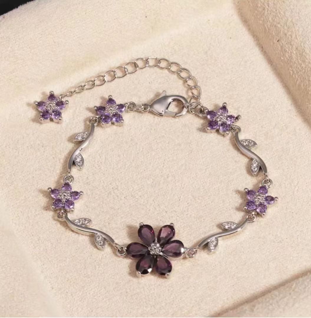 Copper Bracelet With Zirconia-Inlaid Heart-Shaped Flower And Butterfly Design